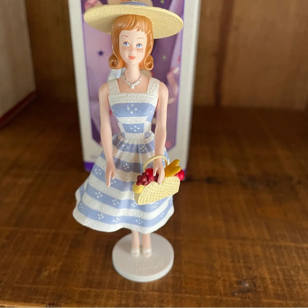 Hallmark Keepsake Suburban Shopper Midge Barbie 35th Anniversary Ornament 1998